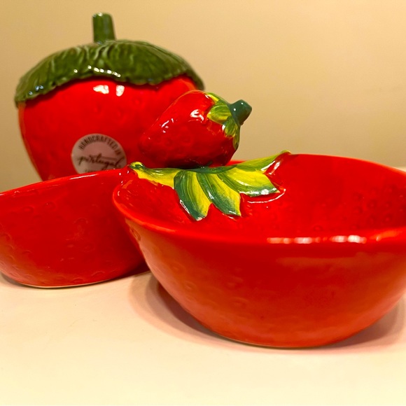 Strawberry 🍓 Kitchen Accessories | Jar w/ Lid & 3-section Toppings Serving Dish - Picture 5 of 12